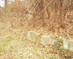 Имало е ограда на летния театър. Ограда