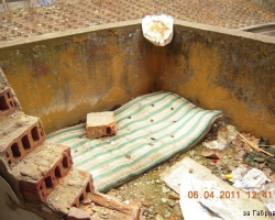 Тераса от едната страна на сцената. Тераса