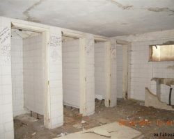 Тоалетните за посетителите. Тоалетни