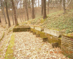 Тук също имаше пейки Отново пейки